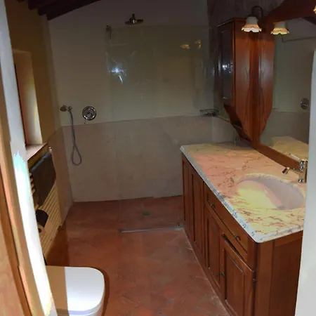 לינה וארוחת בוקר Podere Calvaiola 4*